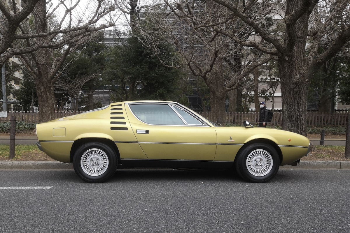 Alfa Romeo Montreal